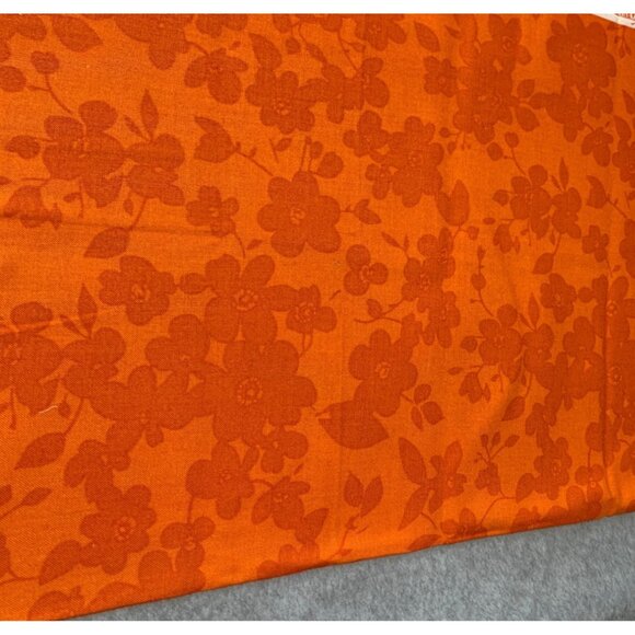 Orange Floral Cotton Fabric Fat Quarter 18" x 22" Whistler Studios Style 34033 S - Picture 1 of 10